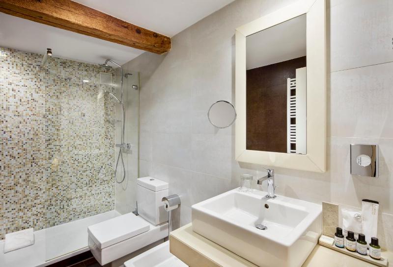Single Room image 4