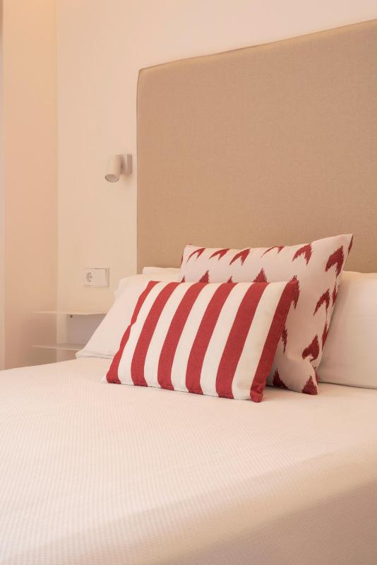 Garau Petit Hotel - image 3