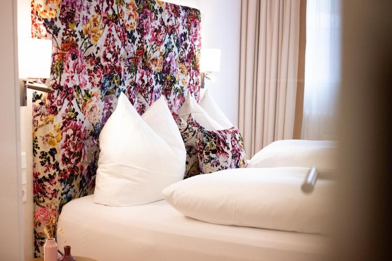 Classic Double Room image 1