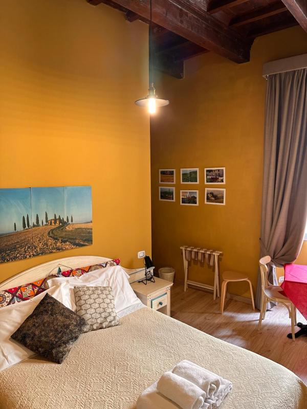 Small Double Room image 1