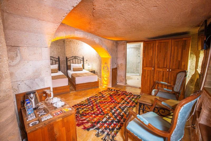 Standard Twin Cave Room image 1