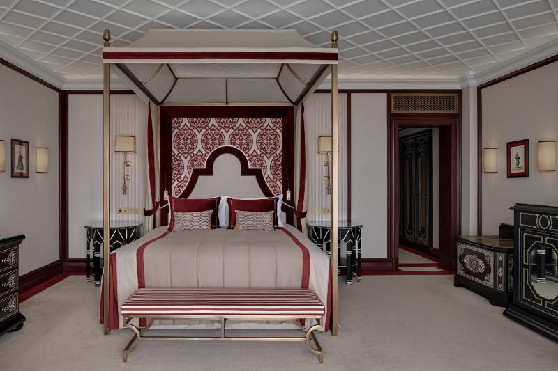 Grand Deluxe Ciragan Bosphorus View King Room image 4