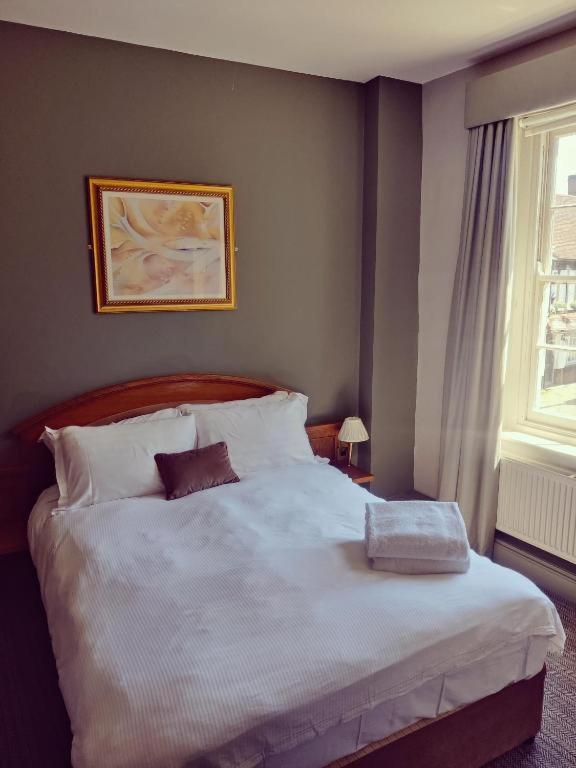 Standard Double Room image 1