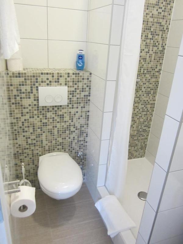 Double Room image 3