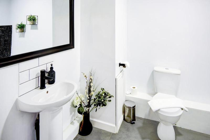 King Room image 2