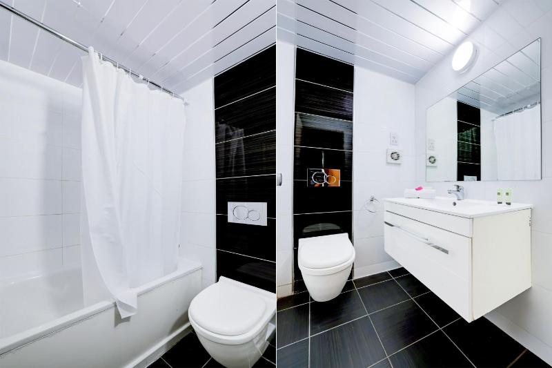Standard Twin Room image 2
