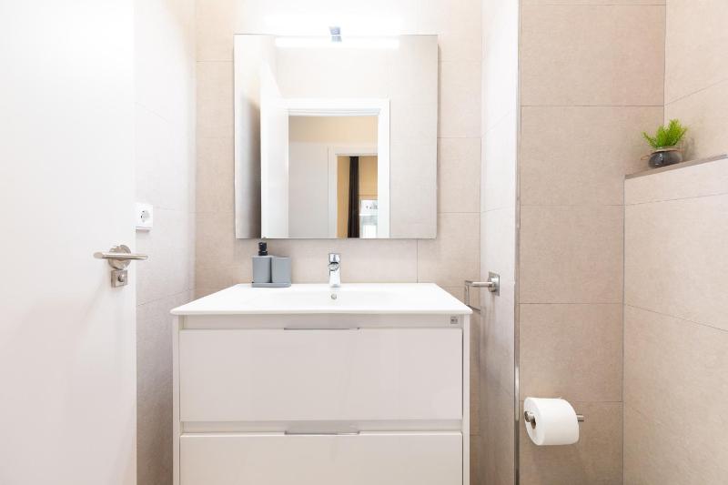 ApartUP Belmar Apartments - image 7