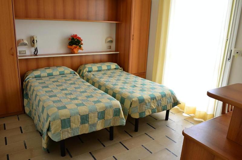 Economy Double or Twin Room image 3
