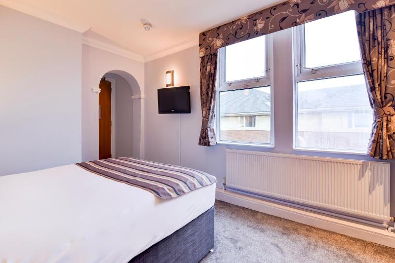 Standard Double Room image 4