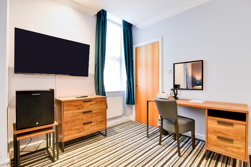 Deluxe Double Room image 3