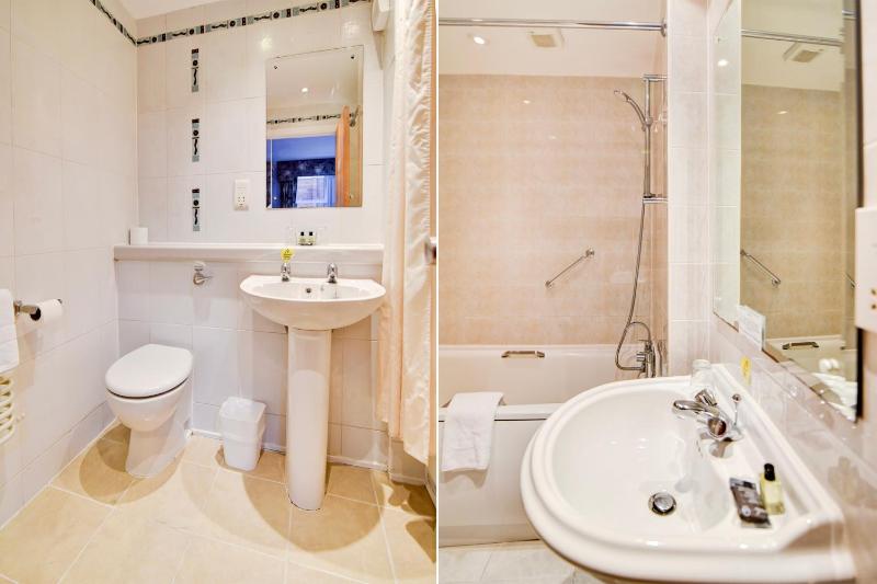 Twin Room image 2