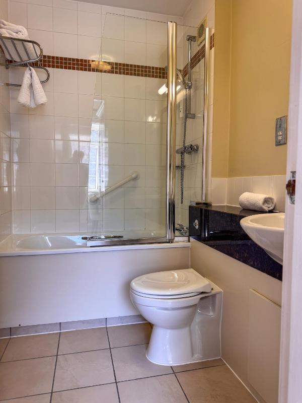 Classic Single Room image 3