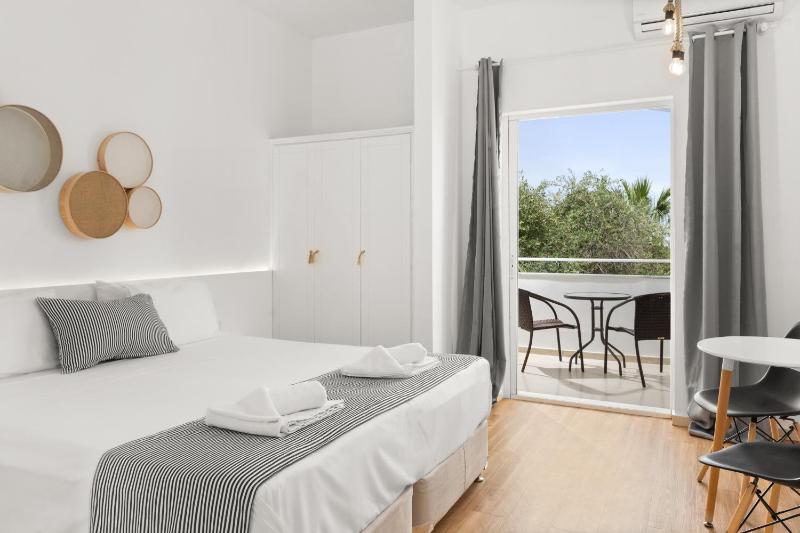 Premium Double Room with Garden View image 1