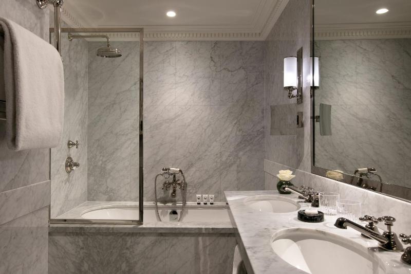 Junior Suite, 1 King image 2