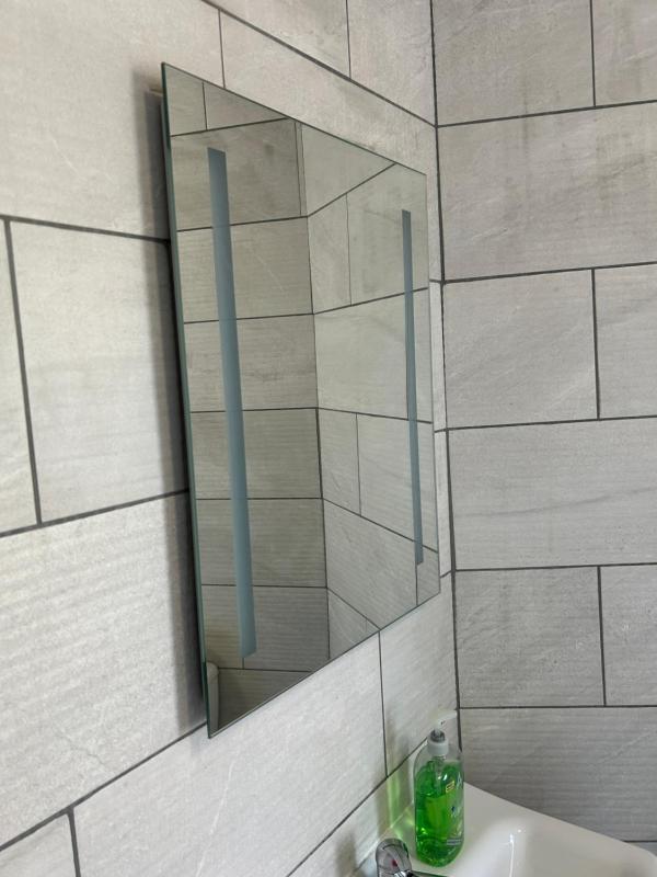 Single Room with Shared Bathroom image 1
