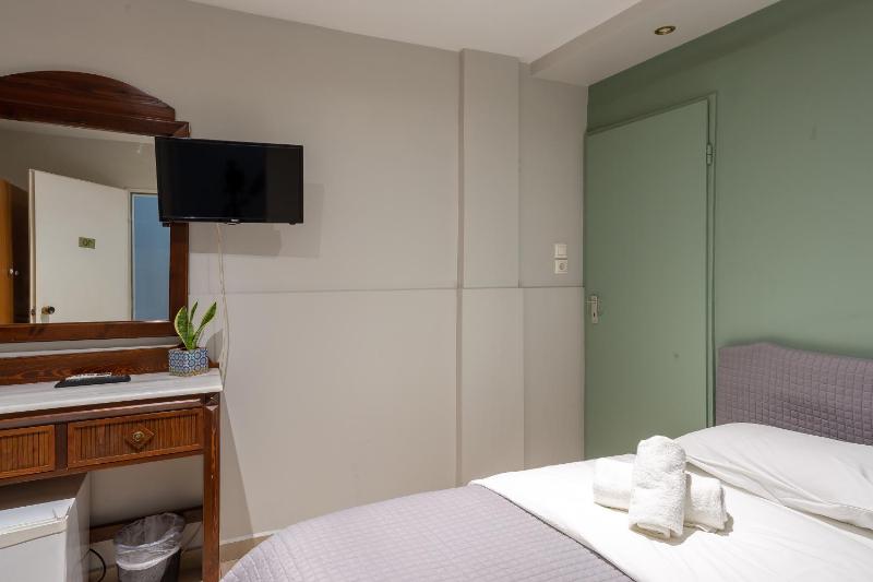 Small Single Room image 1