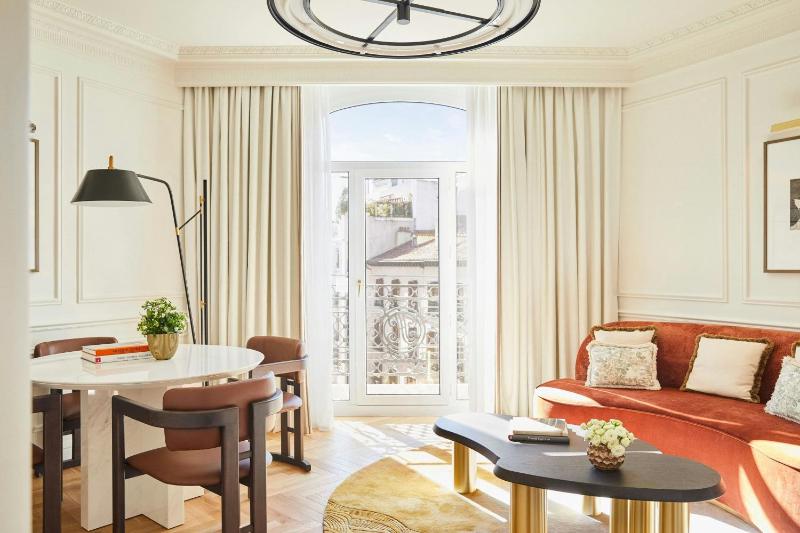 One-Bedroom Cervantes King Suite with City View image 1