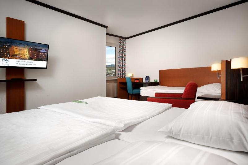 Comfort Triple Room image 3