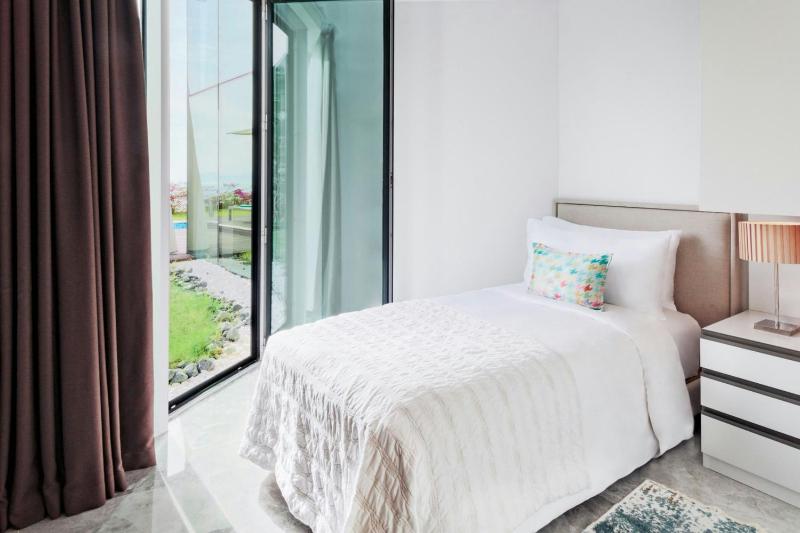Pool Villa, 4 Bedroom Villa, Sea view, Balcony image 2