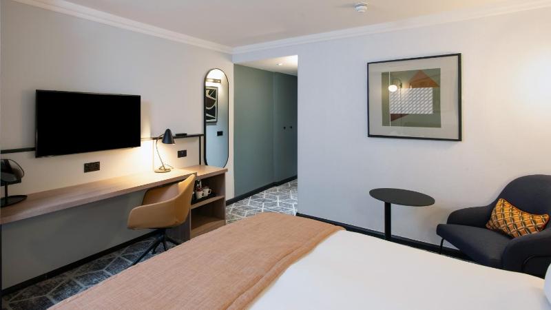 Standard Double Room - Disability Access image 3