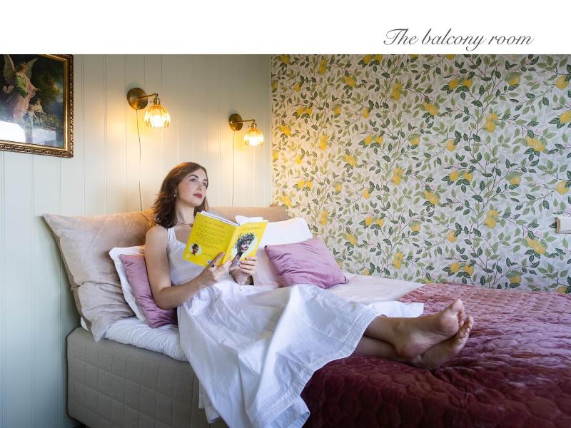 Standard Double Room with Shared Bathroom image 1