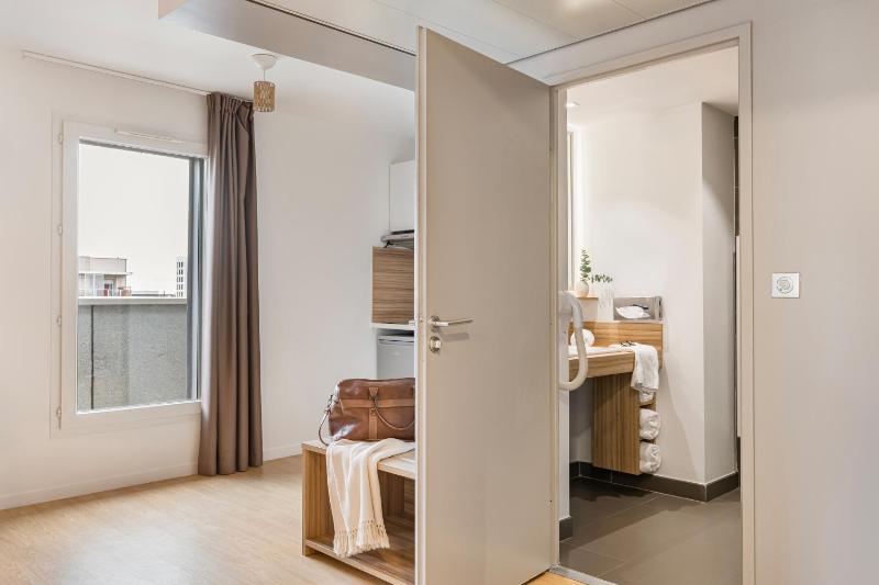 Deluxe Studio image 4