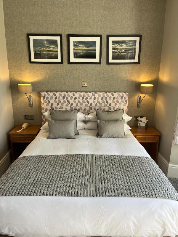 Superior Double Room image 1