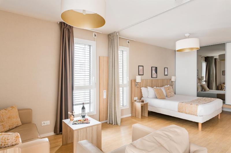 Superior Double Room image 1