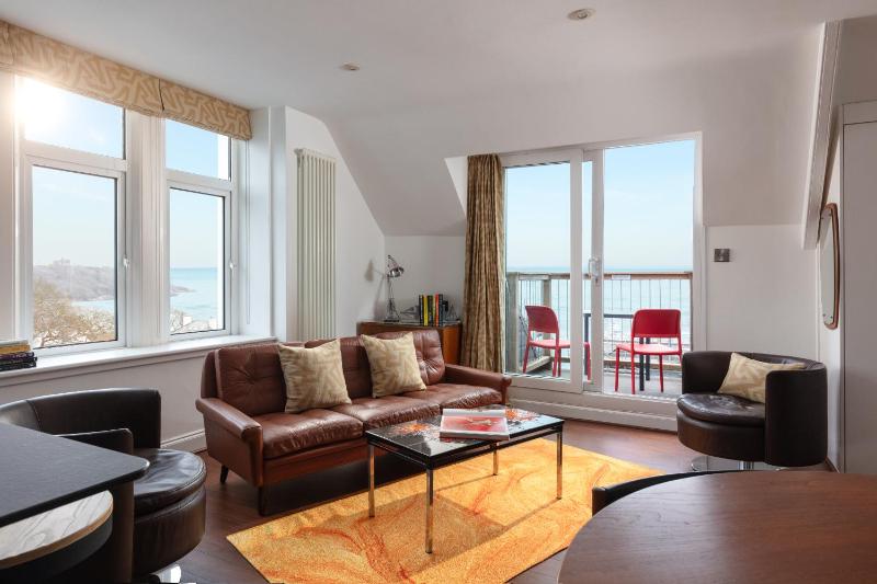 Two-Bedroom Superior Apartment image 1