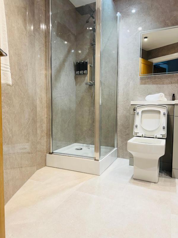 Double or Twin Room image 4