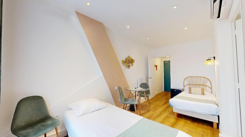 Quadruple Room image 4