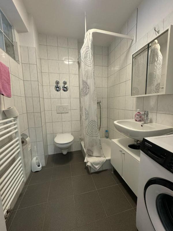 Deluxe Studio image 3