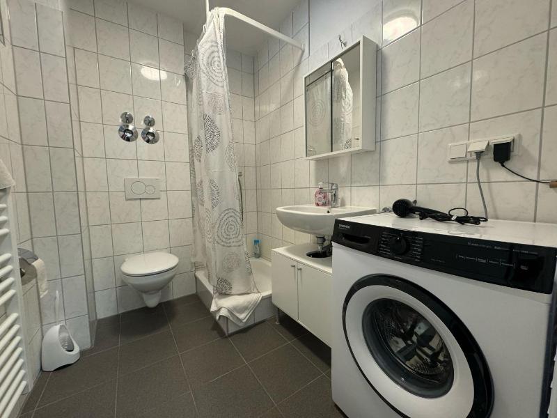 Deluxe Studio image 2