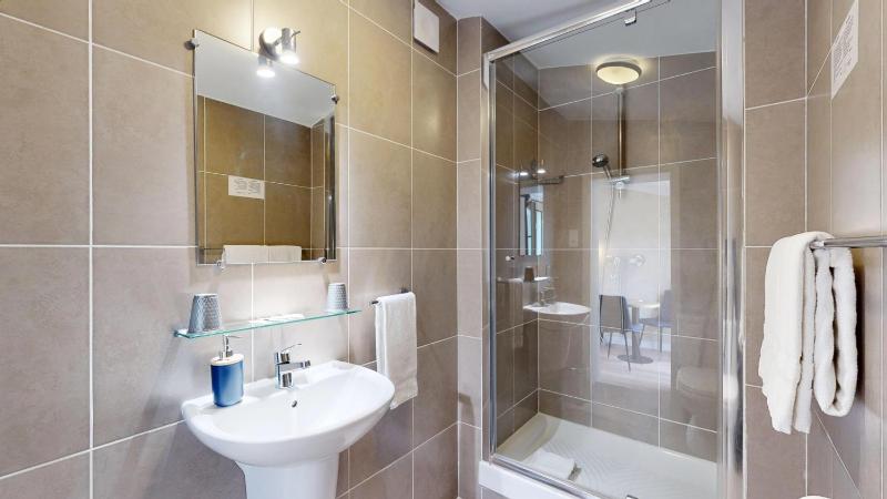 Double Room with Terrace image 4
