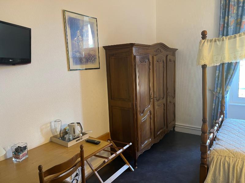 Large Double Room image 4