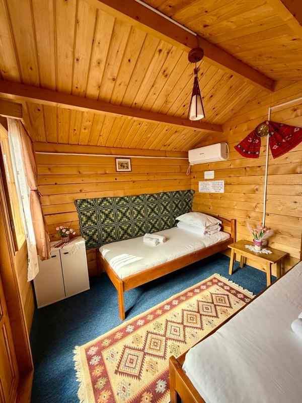 Twin Room image 4