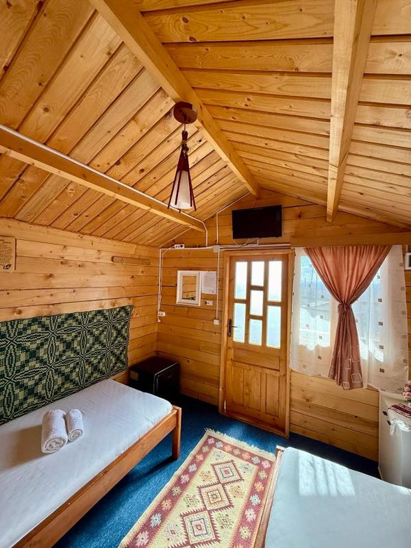 Twin Room image 3