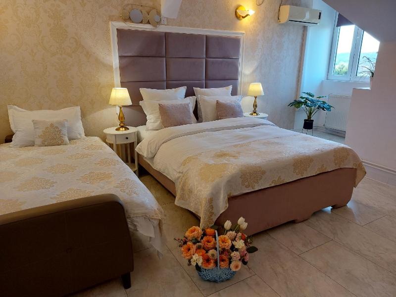 Comfort Triple Room with Shower image 1