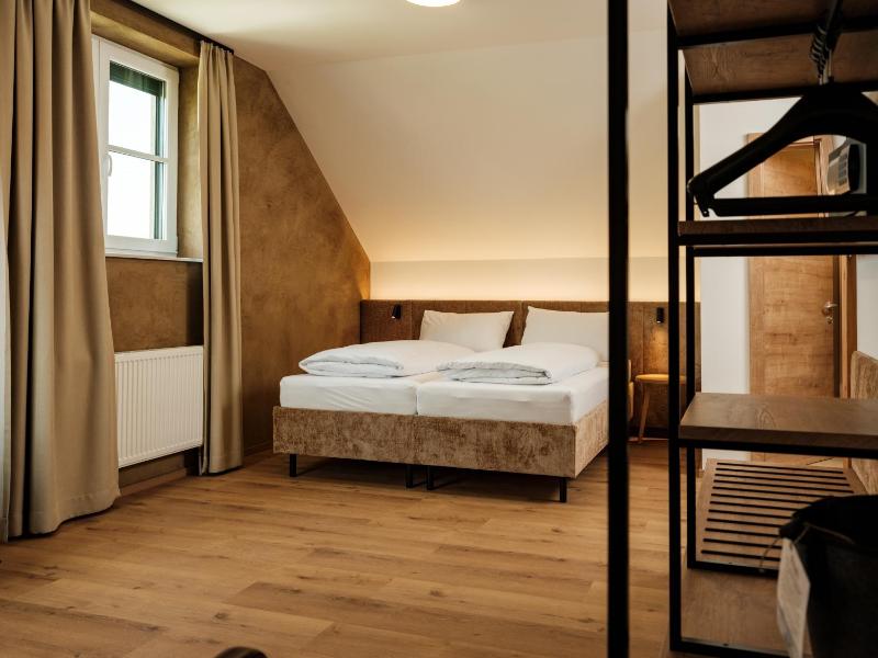 Deluxe Double Room image 1