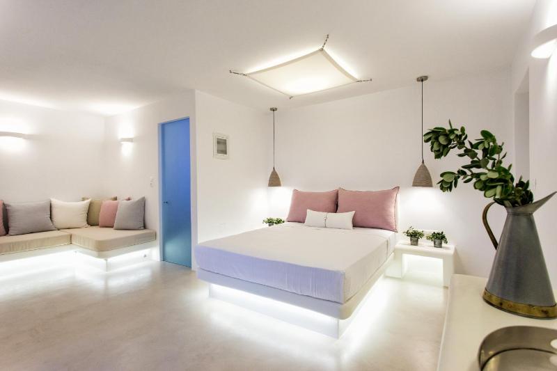 Anna Platanou Suites - image 8