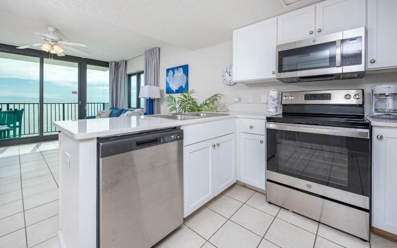 Suite – Gulf Front image 1