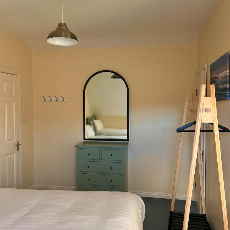 Family Room image 3