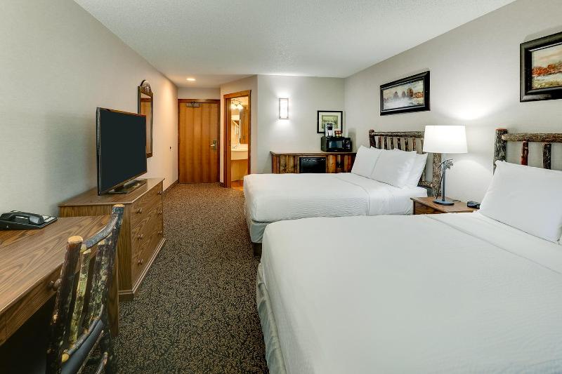 Deluxe Double Room with Two Double Beds image 3