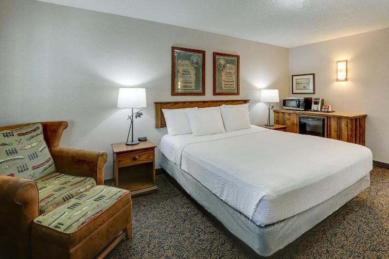 Deluxe King Room image 3