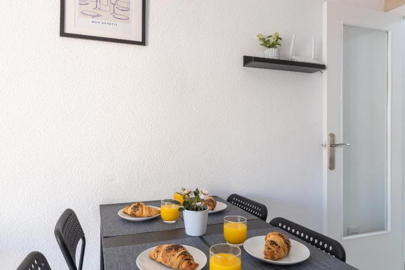 2-bedroom apartment-close to beaches and center - image 14