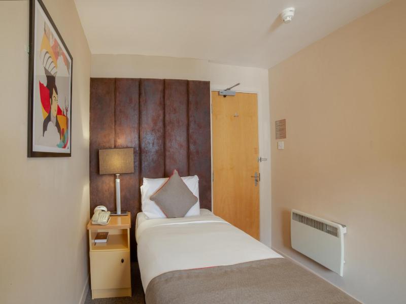 Standard Single Room image 1