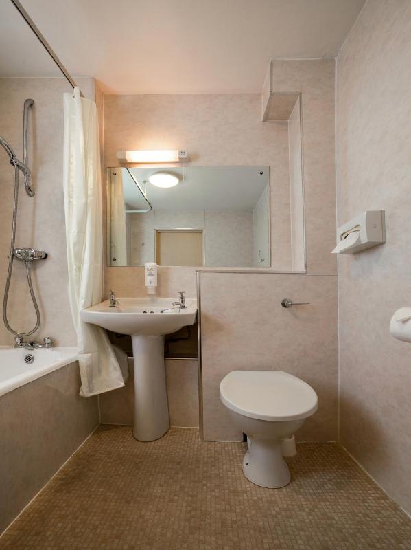 Standard Single Room image 4
