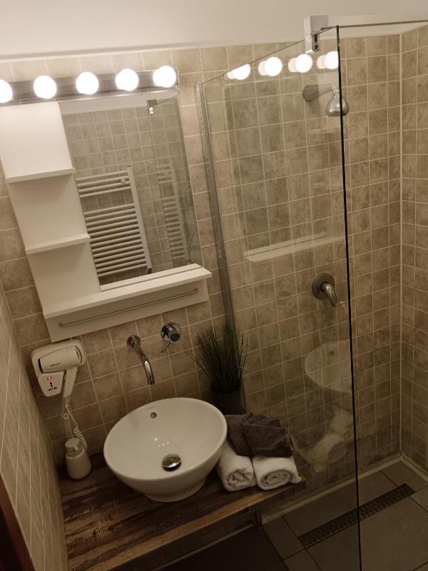 My Home Wellness Apartmanok - image 41