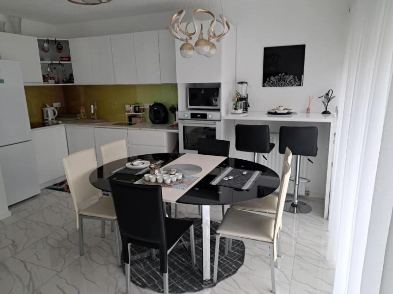 AM Una Lux House - image 7
