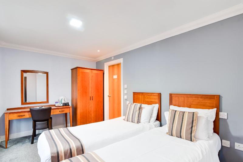Twin Room image 1